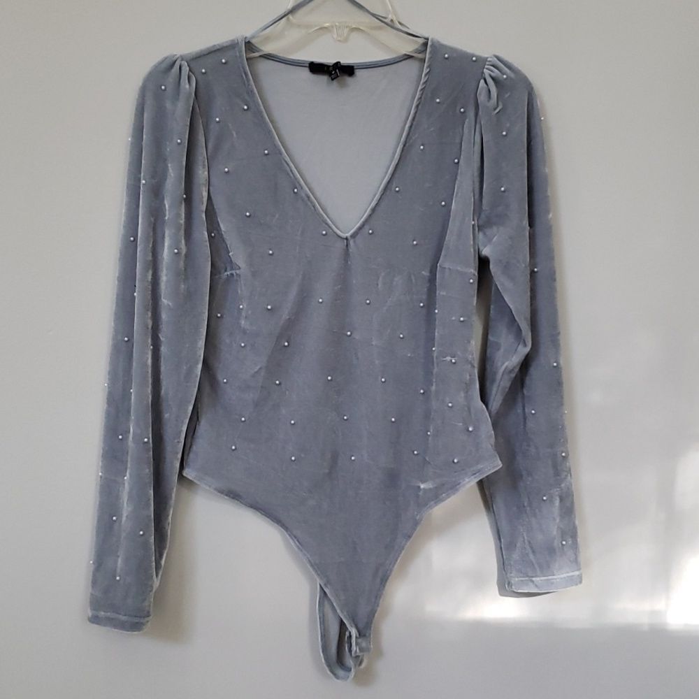 Iris Bodysuit Womens Medium Gray Velvet Pearl Beads Cheeky V Neck